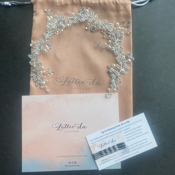 Boho Wedding Hair Accessory: Silver Bridal Hair Vine with Leaves Pearls Crystals - Picture 5 of 11